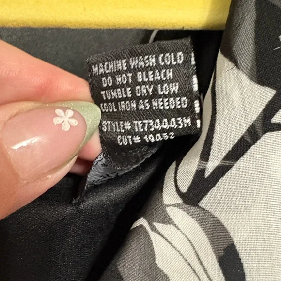 Connected Apparel Black and White Floral Midi Dress - Picture 3 of 5